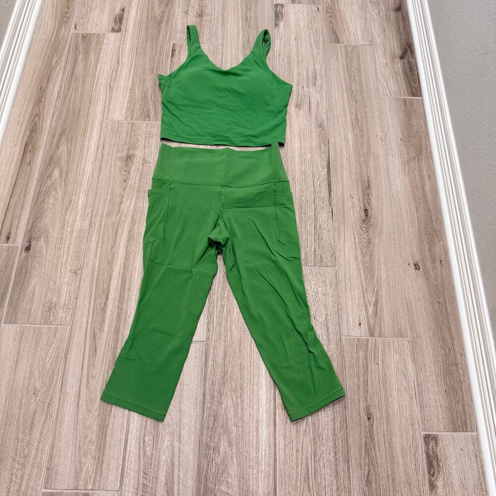 Athleta Salutation Stash Capri Set